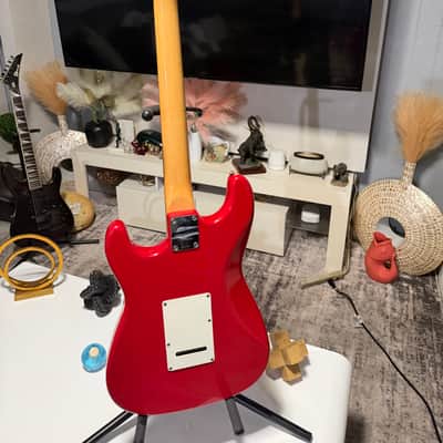 Squier Standard Stratocaster with Maple Fretboard 1996 - 2000 - Torino Red image 6