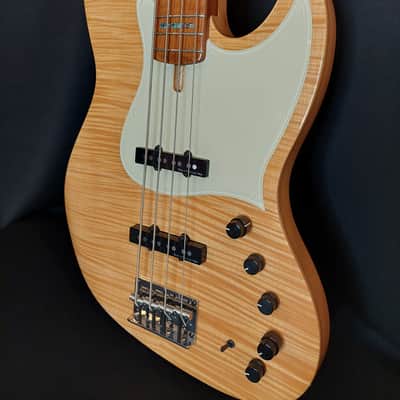 Sire Marcus Miller V10 2022 - Present - Natural Satin image 7