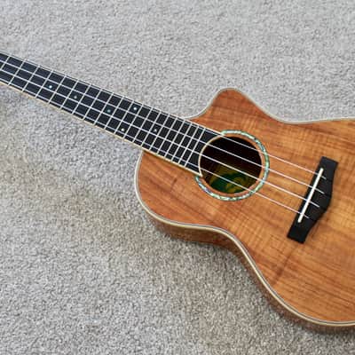 Big Island Ukulele Company K5A-CTU Artist Series 5A Curly Koa Concert Ukulele W / Carrying Case image 2