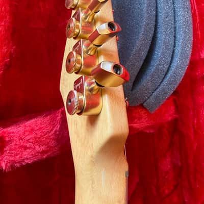 Fender 1993 Fender Custom Shop Hank Marvin Signature Stratocaster – Limited Edition (s/n 80 of 200) 1993 - Fiesta Red image 22