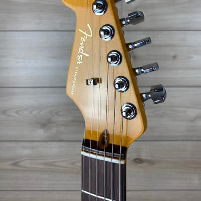 Fender American Ultra Stratocaster Left-Hand Guitar, Rosewood Fingerboard, Arctic Pearl image 14