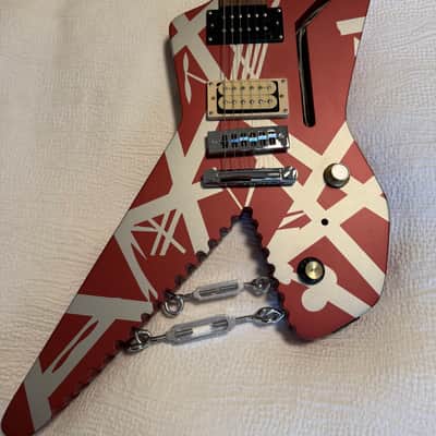EVH Striped Series Shark with Wolfgang Humbuckers 2019 - 2024 - Burgundy/Silver Stripes image 3