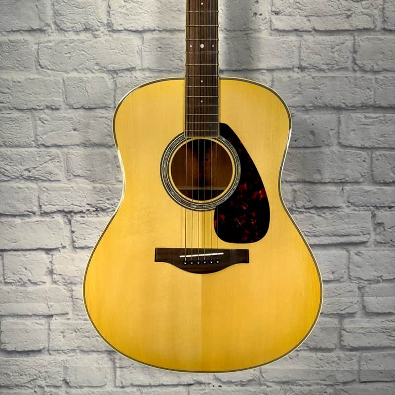 Yamaha LL6M Jumbo Acoustic (used) Spruce top & Mahogany back & sides image 1