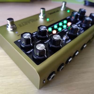 Strymon Volante Tape/Drum delay and looper pedal (boxed) image 7