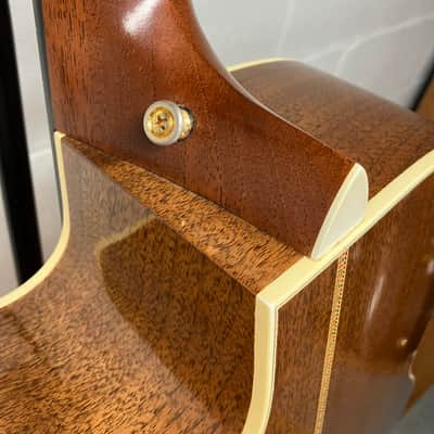 Martin JC-16WE 2003 - Jumbo Cutaway, Walnut Premium Edition w/OEM Hardcase & Electric P/U image 15