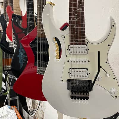 Ibanez JEMJR White w/ Upgraded Pickguard – Steve Vai Style image 3