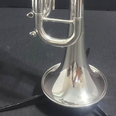 Getzen Eterna 900 Severinsen Model Trumpet,2 mouthpieces ,2 mutes and Original case 1968-1970 - Silver plated image 11