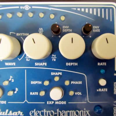 Mint Electro-Harmonix Super Pulsar Analog Stereo Tap Tremolo Mint Condition image 12