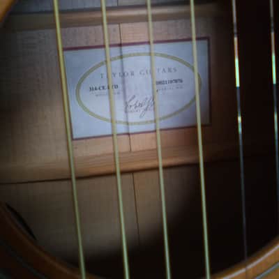 Taylor 314ce ltd 2002 with his case image 6