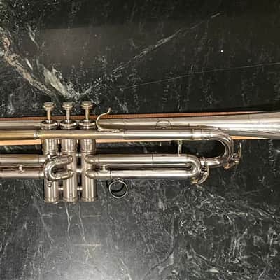 Conn 10B (New Era) (1935) (Medium Bore) Bb Trumpet SN 305159 image 1