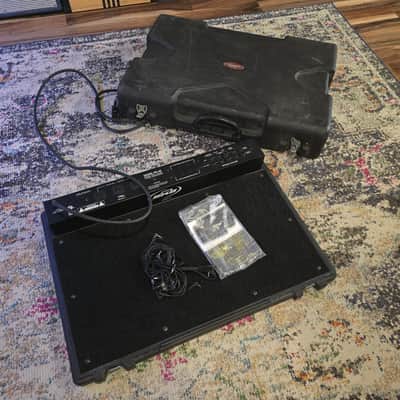 Used SKB PS-45 Powered Pedalboard - w/ Road Case