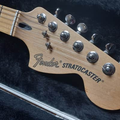 Fender Deluxe Stratocaster MIM w/Push Push Button, CTS 500k treble bleed pot, HSC Bild 8