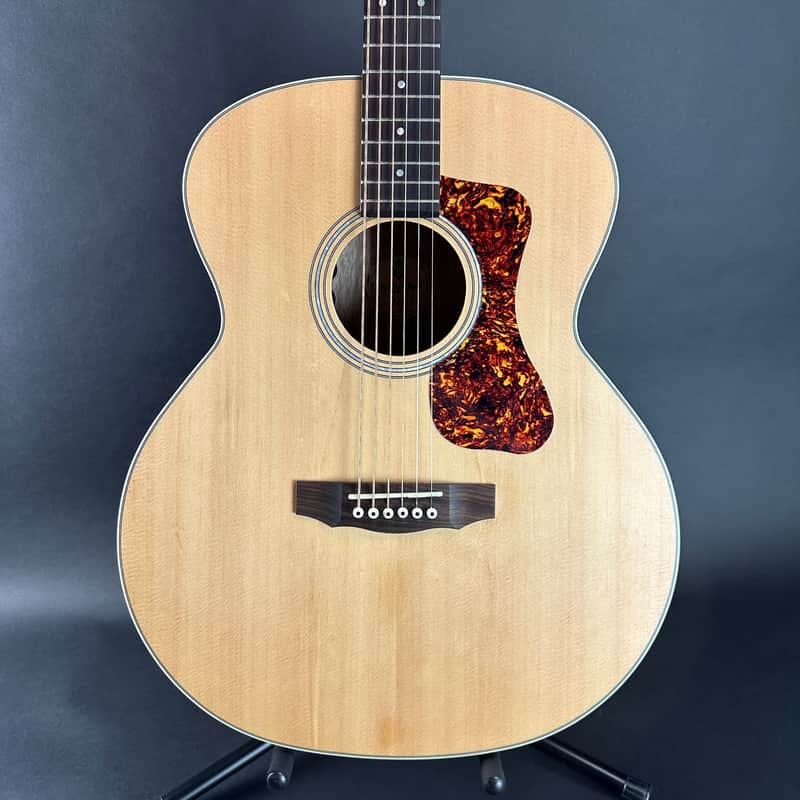 Used Guild BT240E Baritone w/case TSU17832 image 1