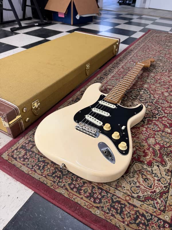 Fender Jimmie Vaughan Tex-Mex Signature Stratocaster 1996 - Present - Olympic White