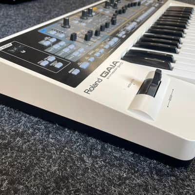 Roland SH-01 GAIA Synthesizer w/PSU image 6