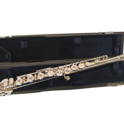 Schiller Model 300 Flute W/Sterling Silver Lip Plate and Engraving image 4