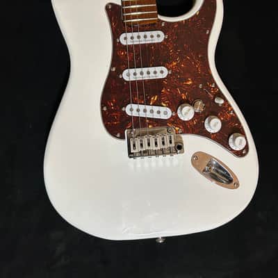 White Stratocaster With Dark Roasted Maple Neck - Seymour Duncan Pickups, Phase Reverse and Blender Mod image 4
