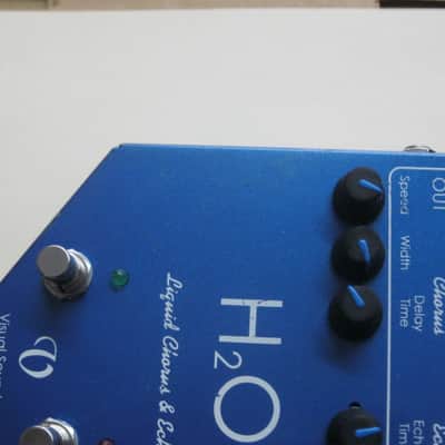 used Visual Sound H2O V1 (with cursive V) Liquid Chorus & Echo early 2000s + battery, strings, and a new set of rubber FEET (NO box / NO paperwork) image 5
