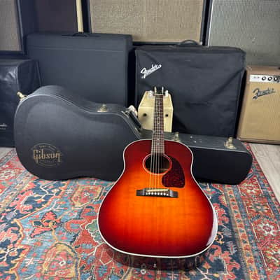 *Video* Gibson '64 J-45 ADJ Dealer Exclusive for Fuller's Guitars Cherry Sunburst - 2000 image 2