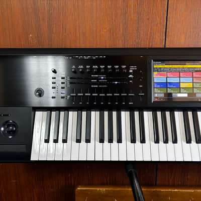 Korg Kronos 2 73 Key Workstation Keyboard ver 3.1.2 w/ case image 2
