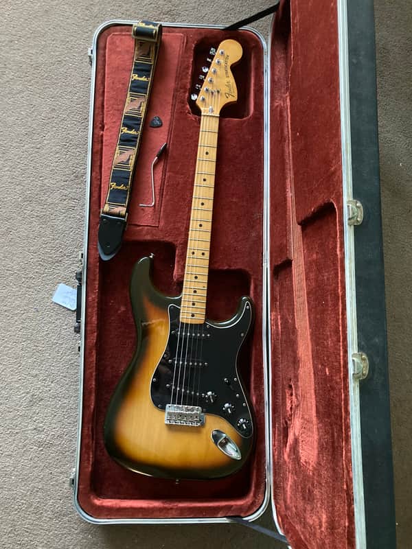Fender Stratocaster with Maple Fretboard 1978 - 1981 - Sunburst image 1