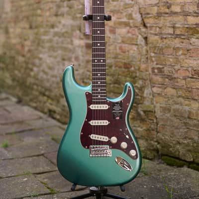 Fender American Professional Classic Stratocaster® - Faded Sherwood Green Metallic image 13