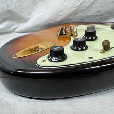 Fender USA SRV Stevie Ray Vaughan Signature Stratocaster Guitar with DiMarzio Hot Rails pickups + Case 1994 - 3-Color Sunburst / Pau Ferro fingerboard image 15