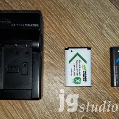 Sony HDR-MV1 - Very nice in New Case with Accessories 128MB SD.... Sweet! image 7