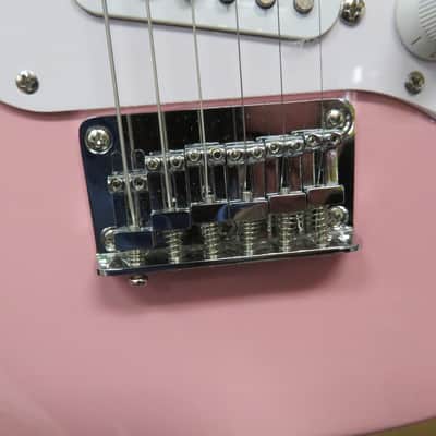 Squier Mini Stratocaster with Laurel Fretboard 2020 - Present - Shell Pink image 4