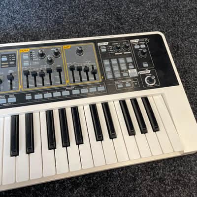 Roland SH-01 GAIA Synthesizer w/PSU image 3
