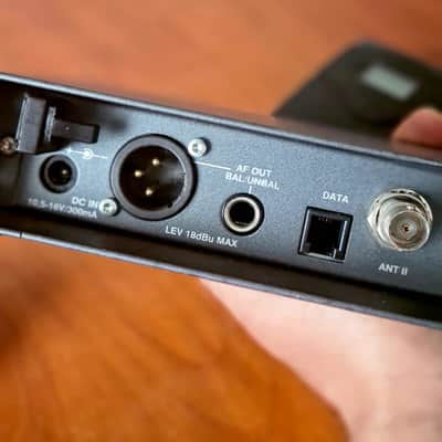 Sennheiser 🎧 Sennheiser AM 100 G2 True Diversity Receiver + SK 100 G2 Bodypack Transmitter image 15
