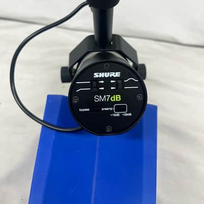 Shure SM7dB Active Cardioid Dynamic Microphone with Built-In Preamp image 6