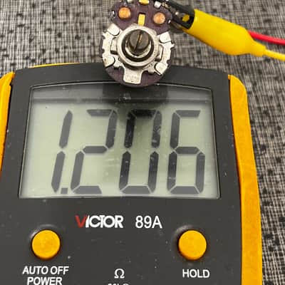 CTS 1 Meg Potentiometer  1961 1962 solid shaft pot image 3