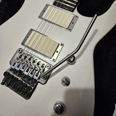 Jackson USA Custom Shop Snow Blind Soloist 2007 Snow White Pearl w/ Hardshell Case image 3
