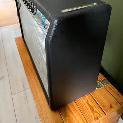 Fender '68 Custom Deluxe Reverb 2-Channel 22-Watt 1x12" Guitar Combo 2013 - Present Black image 4