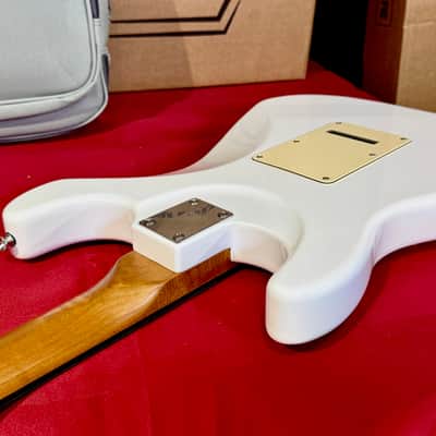 Mooer GTRS P800 ( Inteligent Guitar) WHITE 2025 image 21