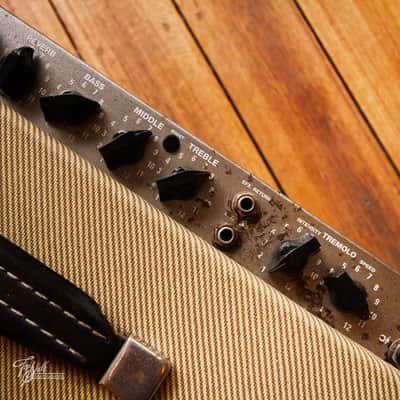 Peavey Delta Blues 30w 1x15" Guitar Combo Amp image 9