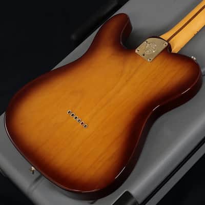 Fender USA 75th Anniversary Commemorative Telecaster with Maple Fingerboard, 2-Color Bourbon Burst Fender [US20098803] (06/17) image 9