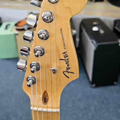 Fender American Deluxe Stratocaster with Maple Fretboard SSS 2015 3-Color Sunburst w/ Hard Case image 8