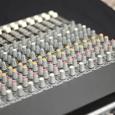 Mackie 1604-VLZ3 16-Channel Mic / Line Mixer 2008 - 2014 - Black image 4