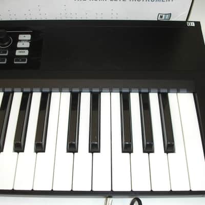 Native Instruments KOMPLETE KONTROL S61 61-Key Keyboard Controller w/ Box & Extras image 5