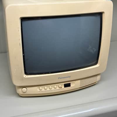 Panasonic CT-9R10T Color TV Retro Gaming 9" CRT Monitor Beige Vintage With Base image 2