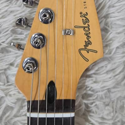 Fender Player II Stratocaster, Rosewood Fingerboard, White Blonde Finish - MIM image 4