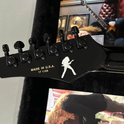 Dean USA Dave Mustaine Owned Tour Guitar Signed with Pics & COA image 11
