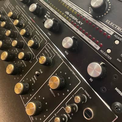 Urei 1620 LE mixer. Racked with GSA isolator, RLA power bar, ARS EQ Phono preamps, and American Audio db-display image 3