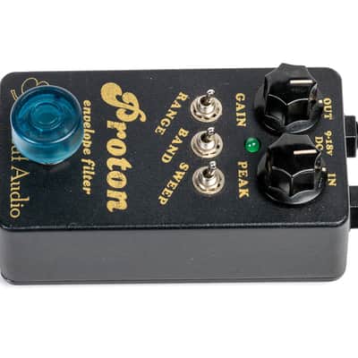 3Leaf Audio Proton c2011 - Black & Gold w/ Switches image 3
