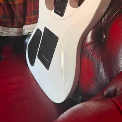 Jackson JS Series JS12 Dinky with Amaranth Fretboard 2024 Snow White Full Pro Set Up, Frets Dressed, Rolled Edges image 8