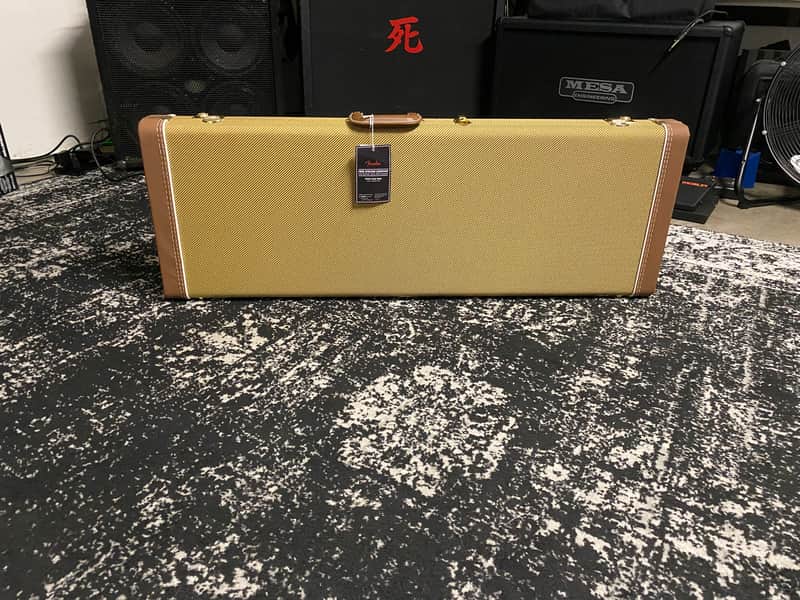 Fender Classic Series Guitar Case  2023 - Tweed image 1