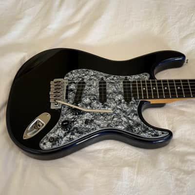 Carvin Bolt SSS Tremolo - Custom Shop Strat Killer - Made in USA - Midnight Blue Metallic - Free Pro Setup image 2