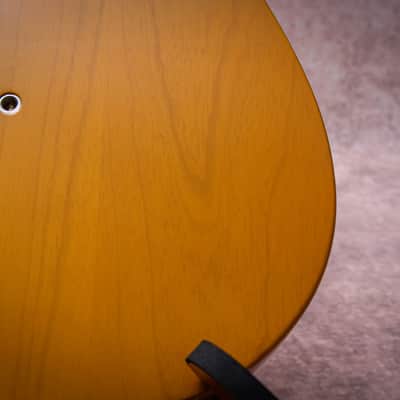 FENDER USA American Vintage '52 Reissue Telecaster "Butterscotch Blonde + Maple" (2011) image 20